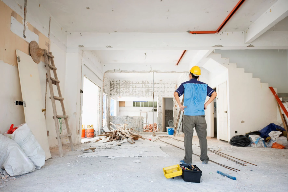 Choosing the Right Renovation Contractors: A Comprehensive Guide to Transforming Your Space